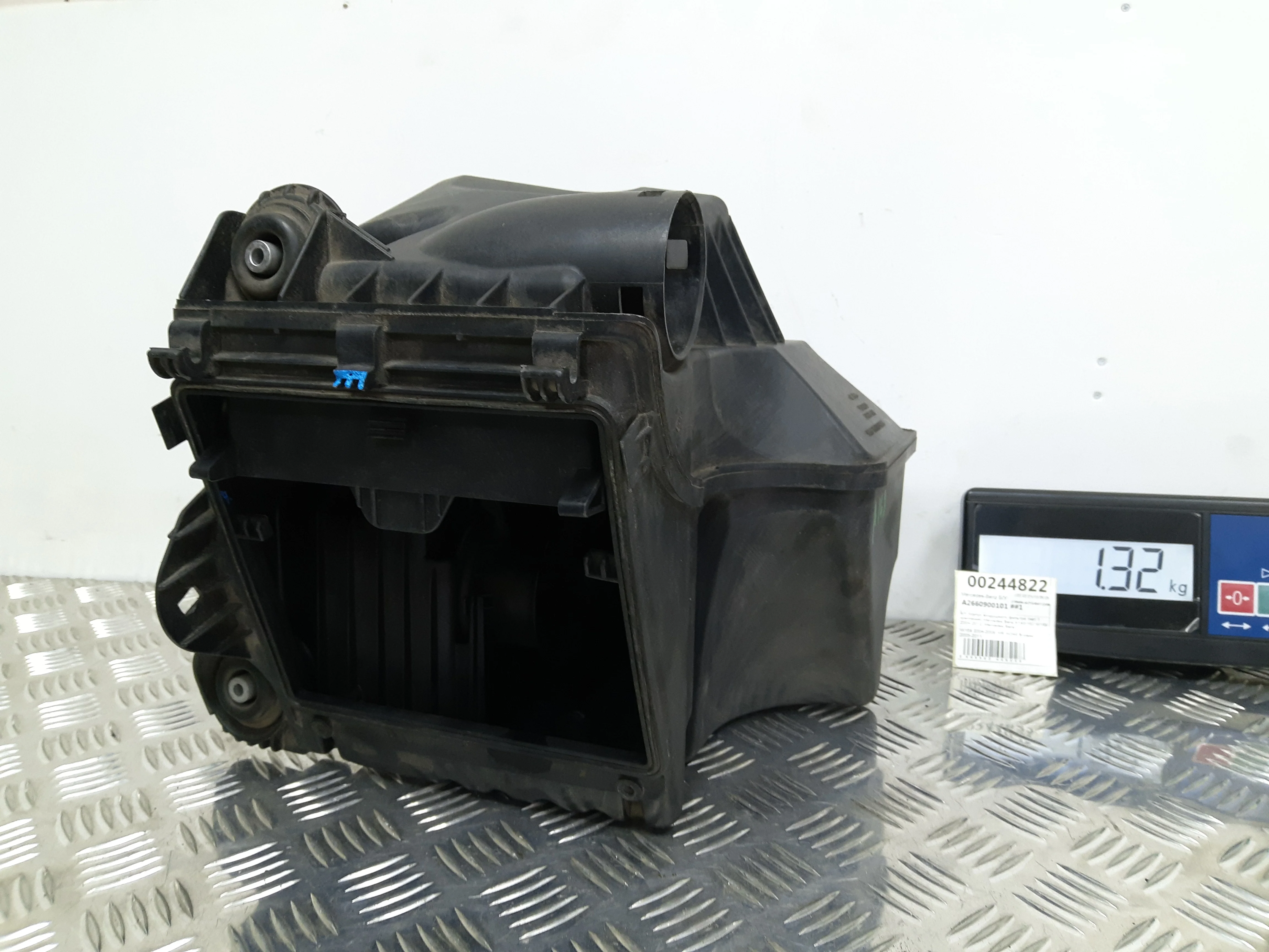 [Б/У] Корпус воздушного фильтра Mercedes Benz A140/160 W169 2004-2012, Mercedes Be - нет 1 крепления [Незначительные дефекты] [Код: 00309813 ]
