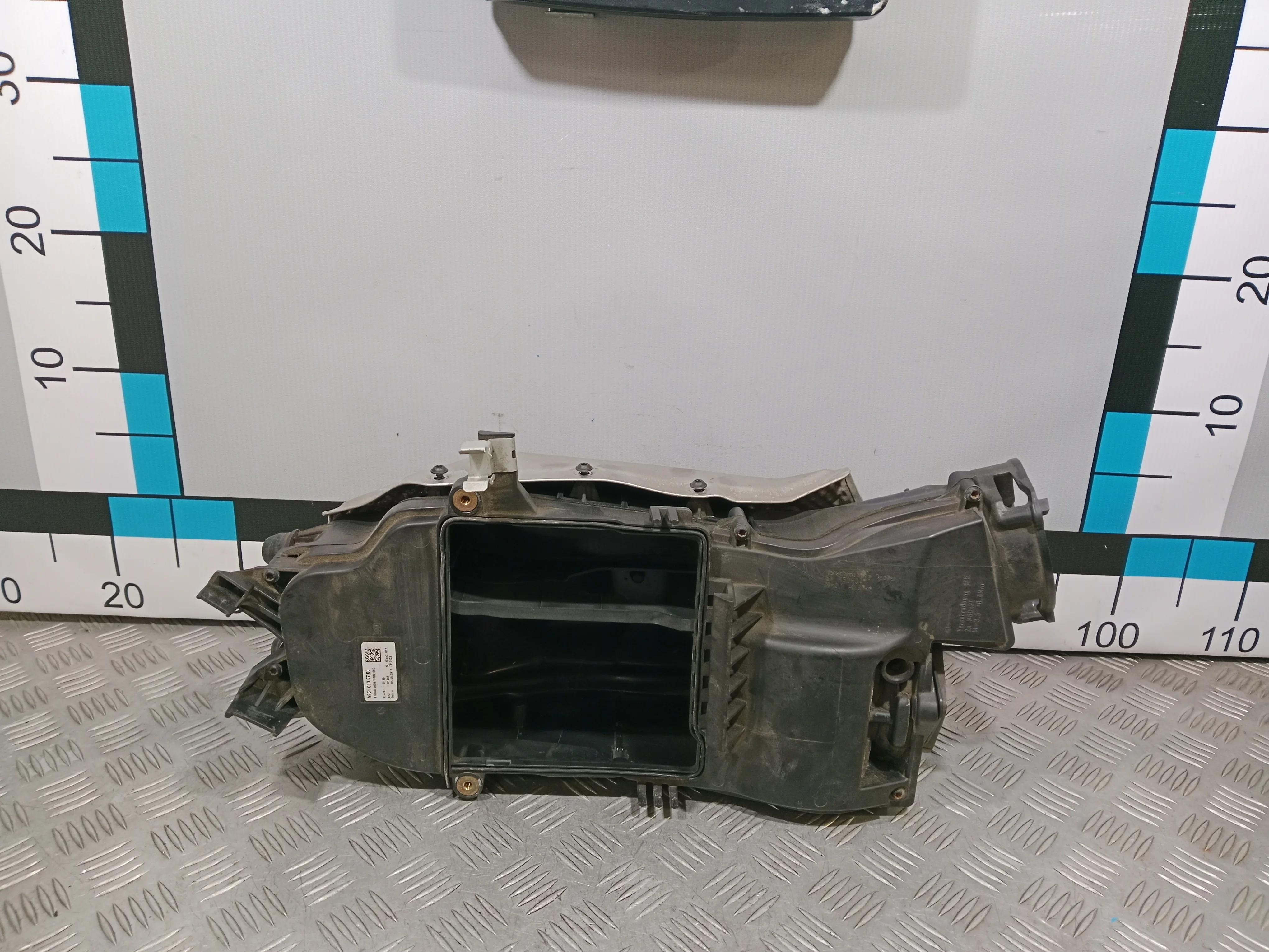 [Б/У] Корпус воздушного фильтра Mercedes W205 X253 [Код: 00422338 ]