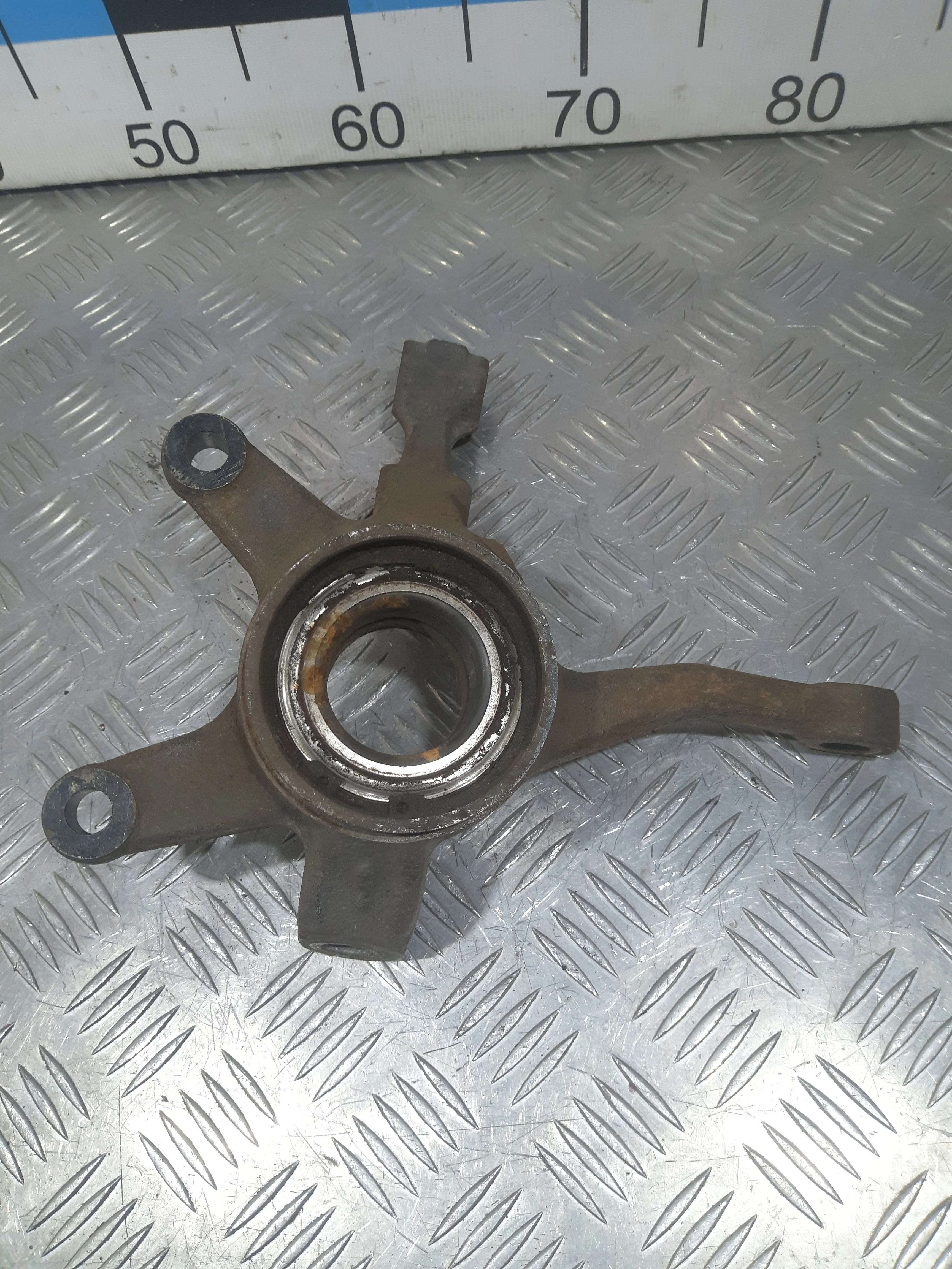 [Б/У] Кулак поворотный MB A140/160 W168 - передний правый [Код: 00370378 ]