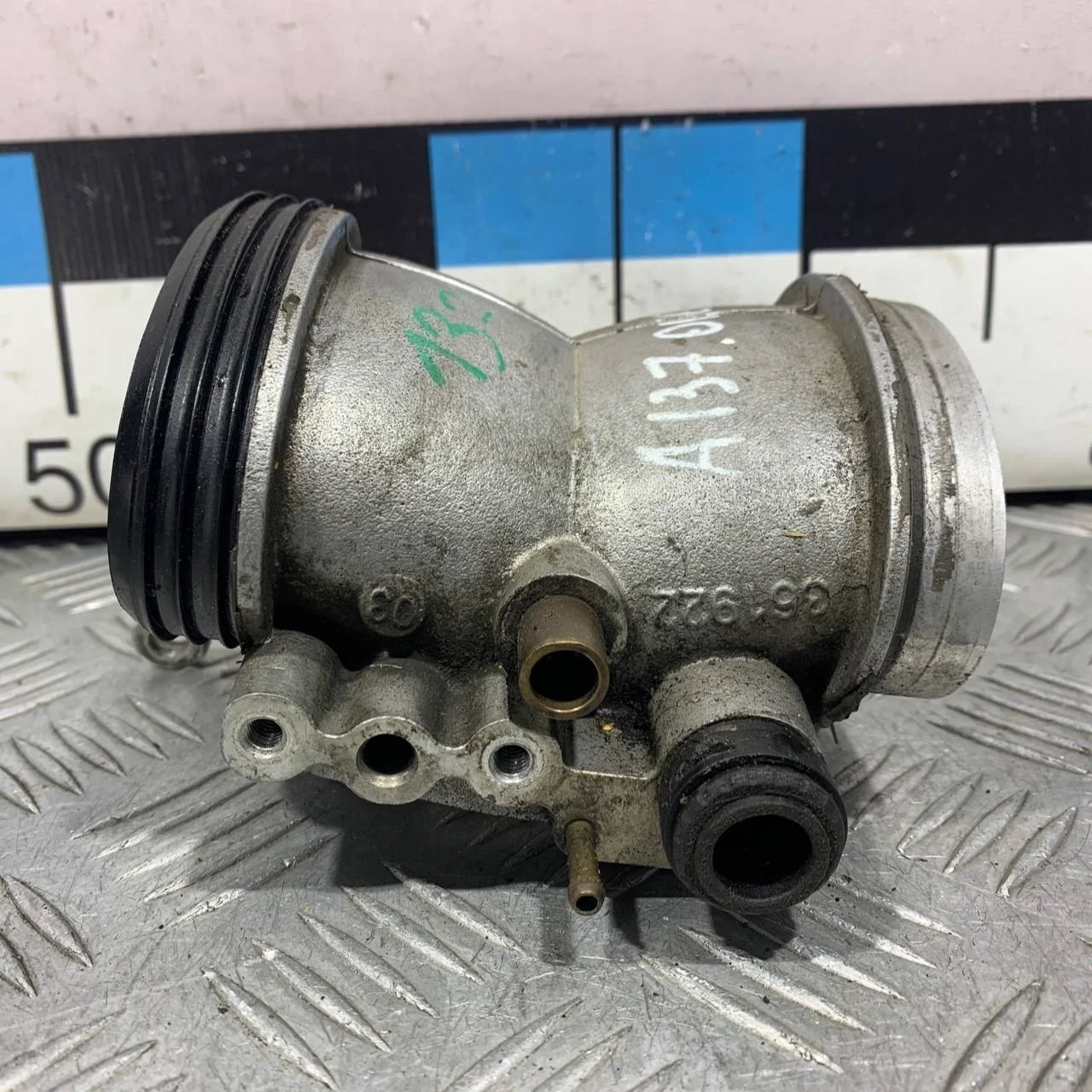 [Б/У] Трубка дроссельной заслонки MB W202/215/220 - корпус [Код: 00348943 ]