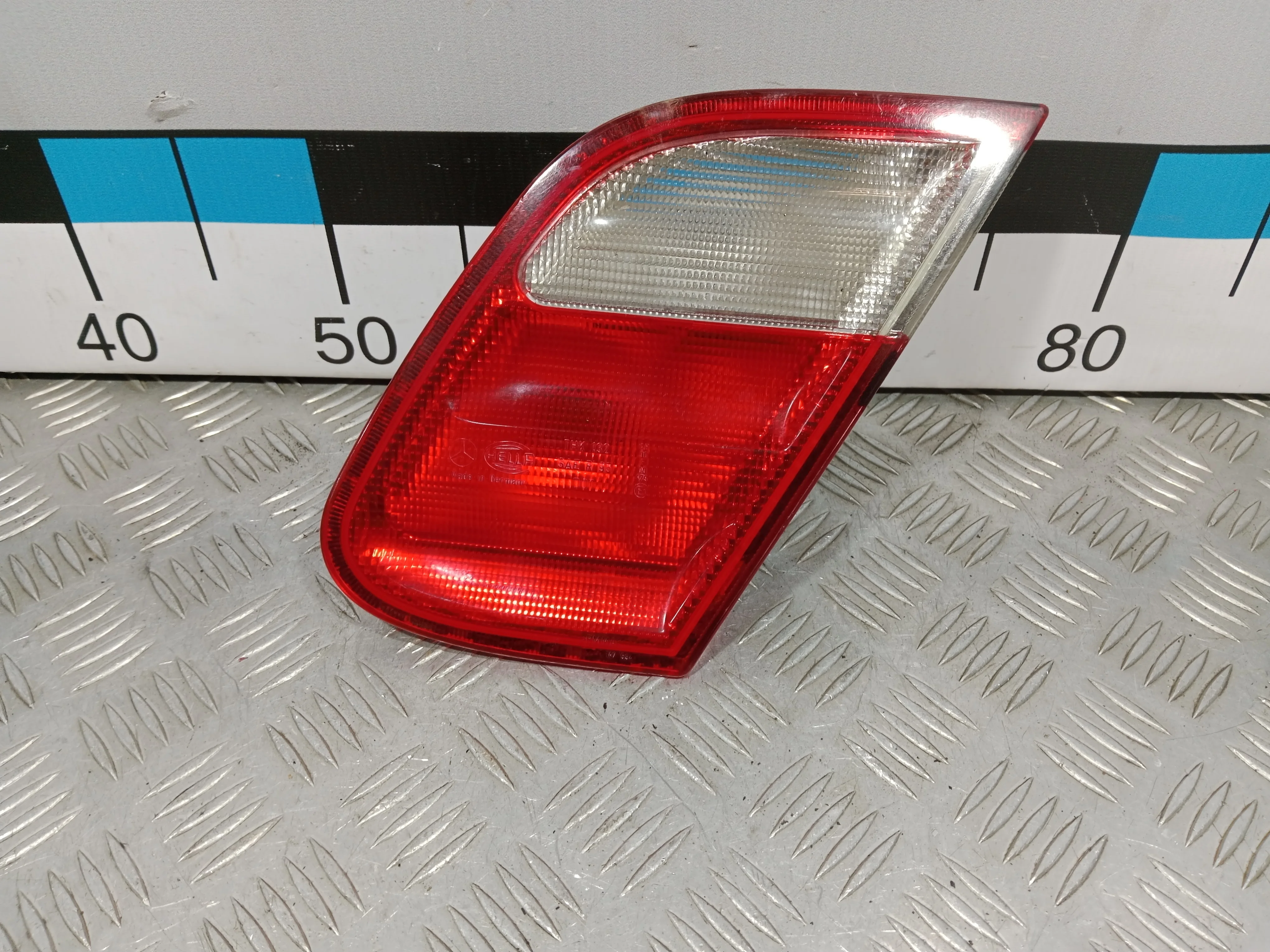 [Б/У] Фонарь задний внутренний правый C208 CLK [Код: 00419250 ]