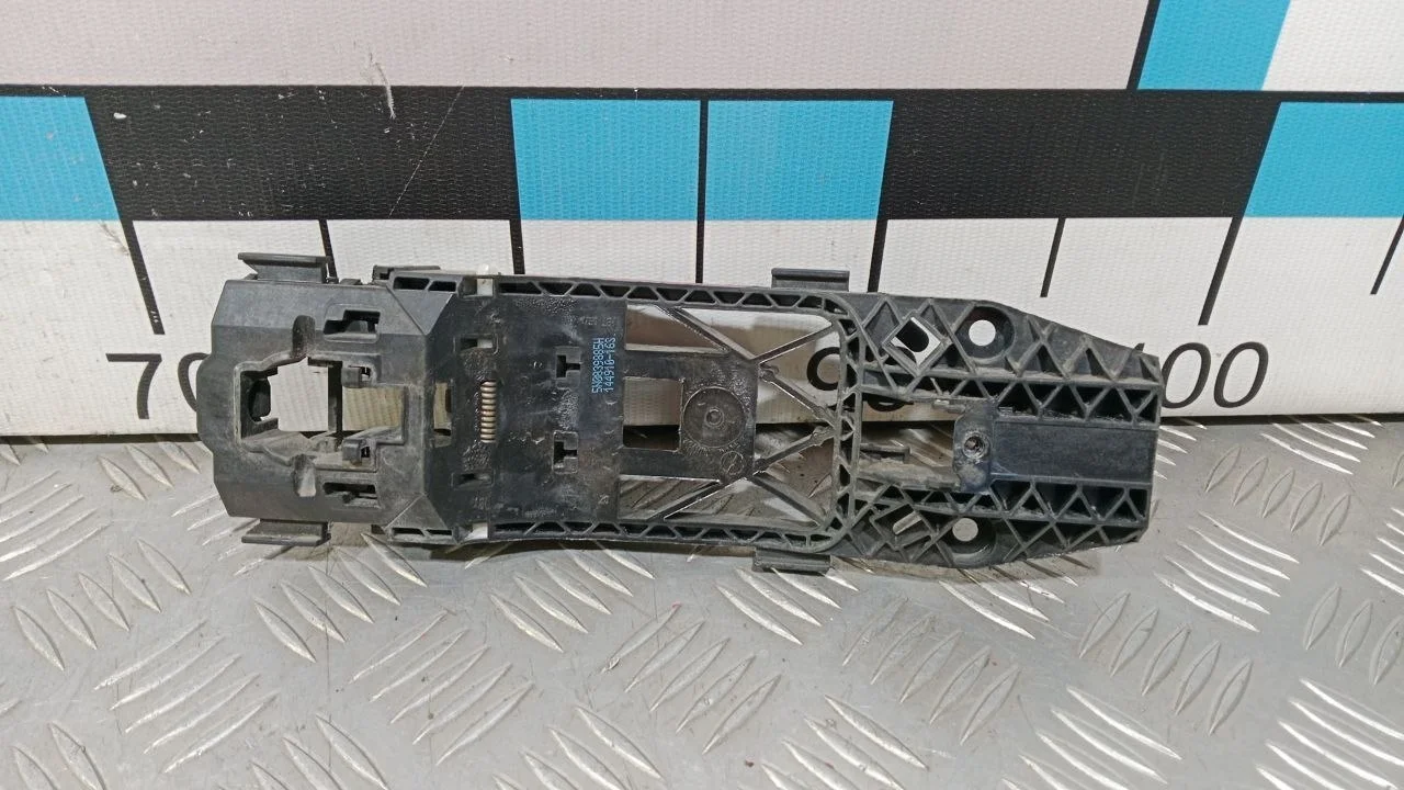 [Б/У] Кронштейн ручки VW Skoda Seat [Код: 00390296 ]