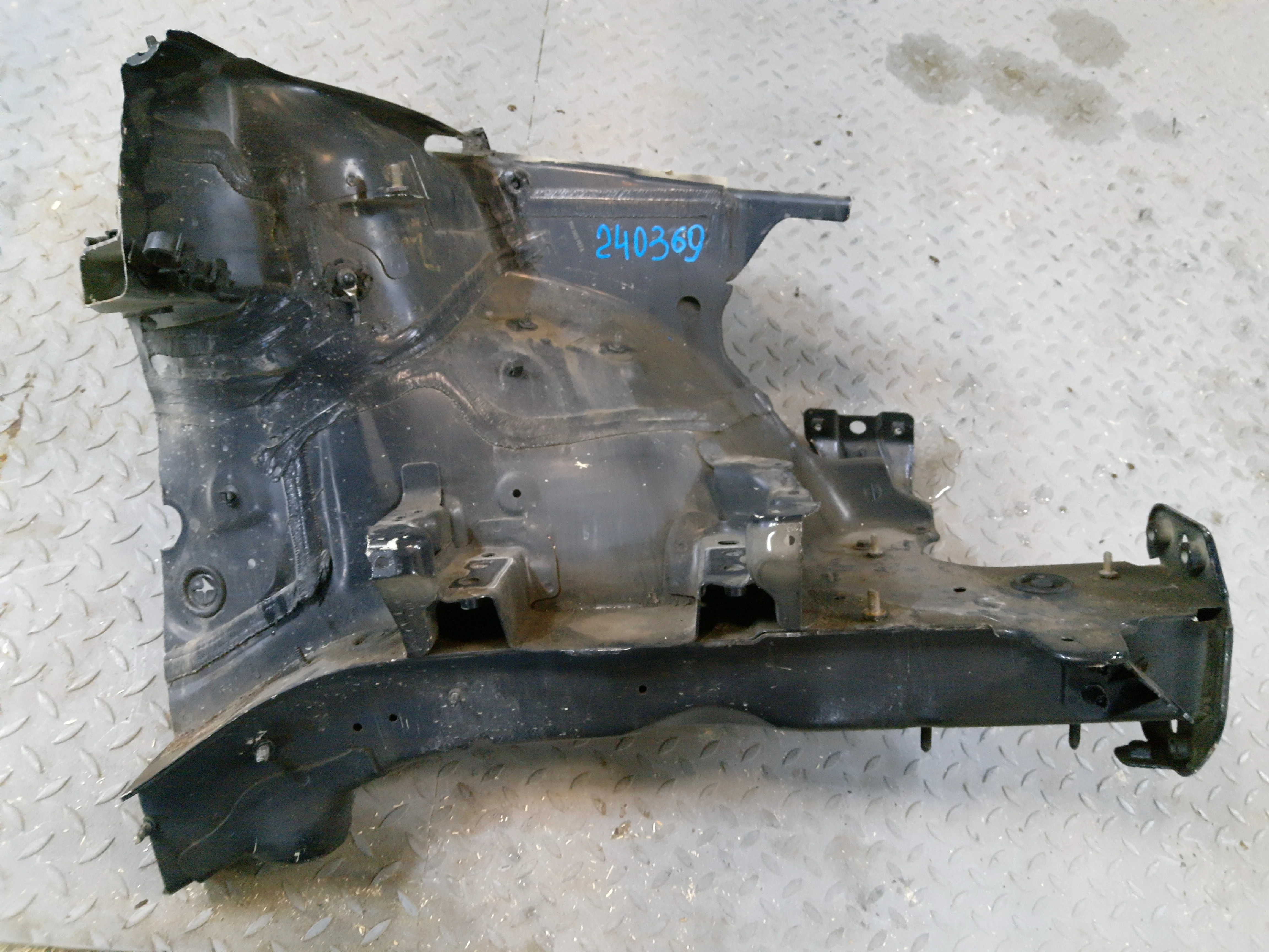 [Б/У] Лонжерон передний левый VW Golf VI 2008-2013,VW Jetta Typ 1K 2 - c чашкой стойки 1K0809121A [Код: 00296746 ]