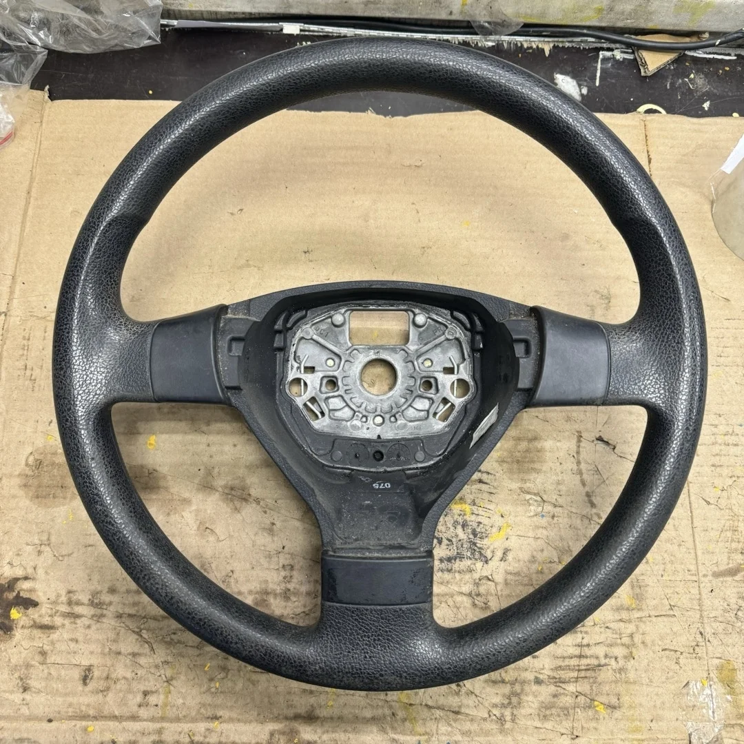 [Б/У] Рулевое колесо (3 спицы) VW Tiguan 2007-2011 [Код: 00328895 ]