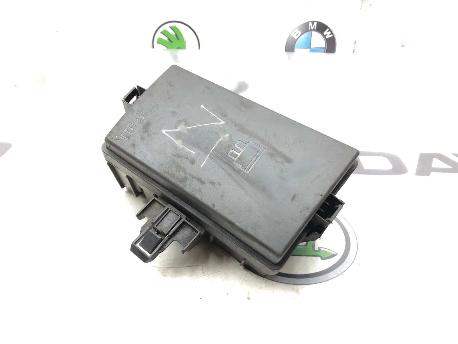 Блок предохранителей Skoda Octavia 2015 5Q0937125B A7 (5E) 1.2 CYVB