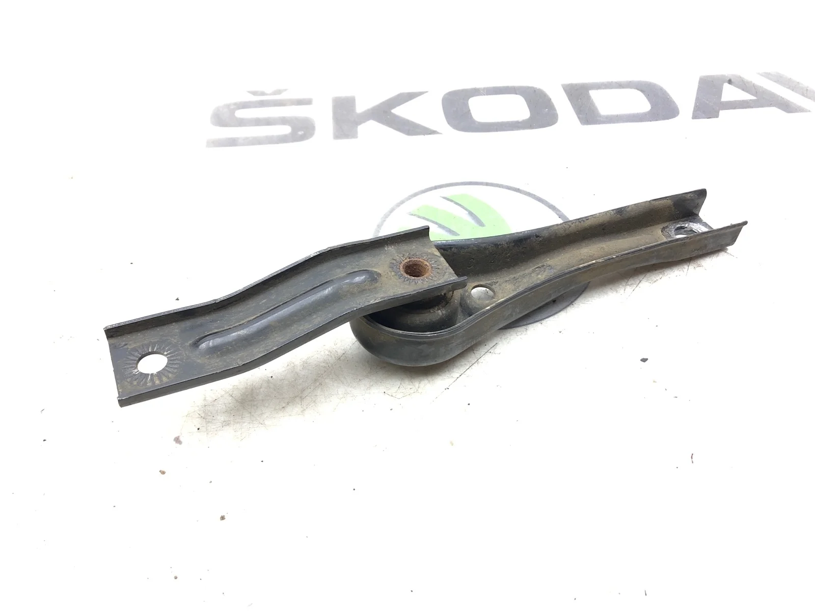 Кронштейн двигателя Skoda Octavia 2016 5Q0199855M A7 (5E) 1.6 CXXB