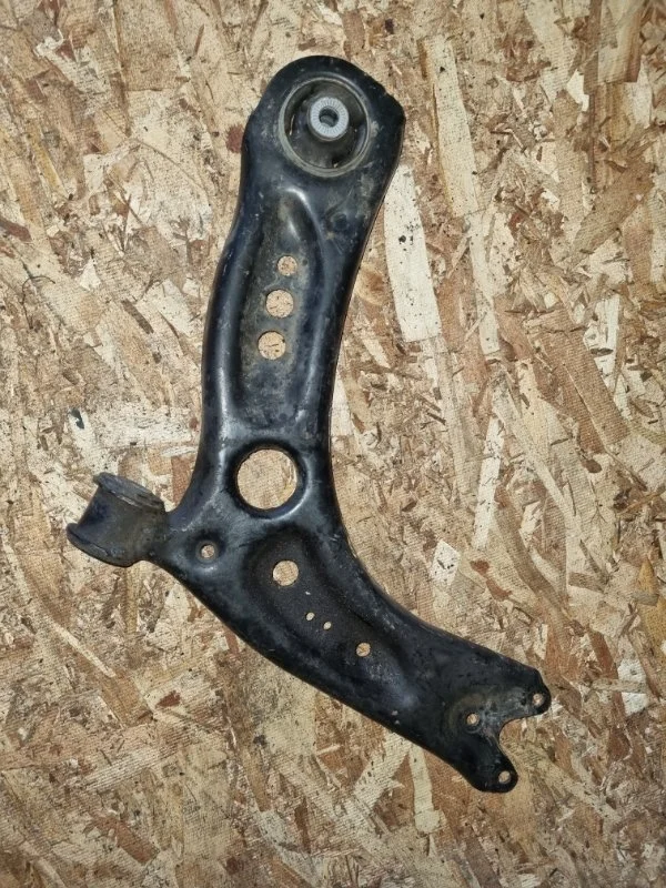 Рычаг подвески Audi A3 2014 8VA