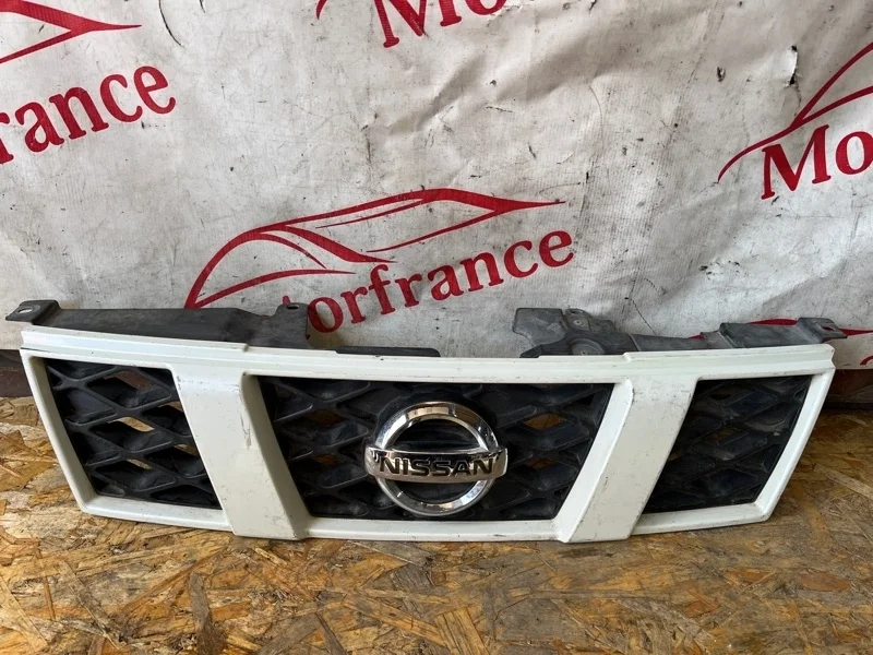 Решетка радиатора Nissan X-Trail 2007-2011 62310JG40A T31