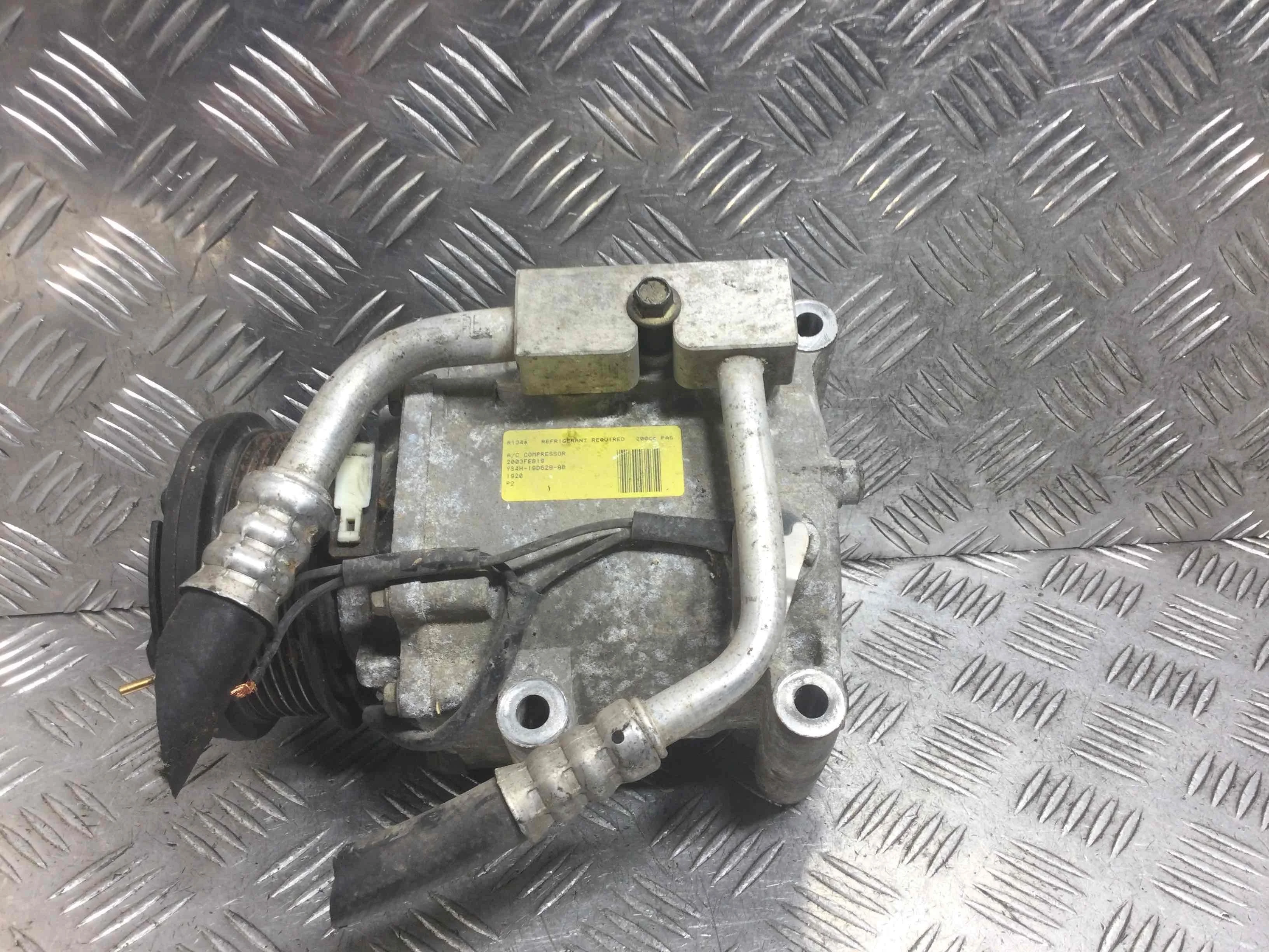 Компрессор кондиционера Ford Focus 1 поколение [рестайлинг] (2001-2005) бензин 1.6 i Механика Х/б