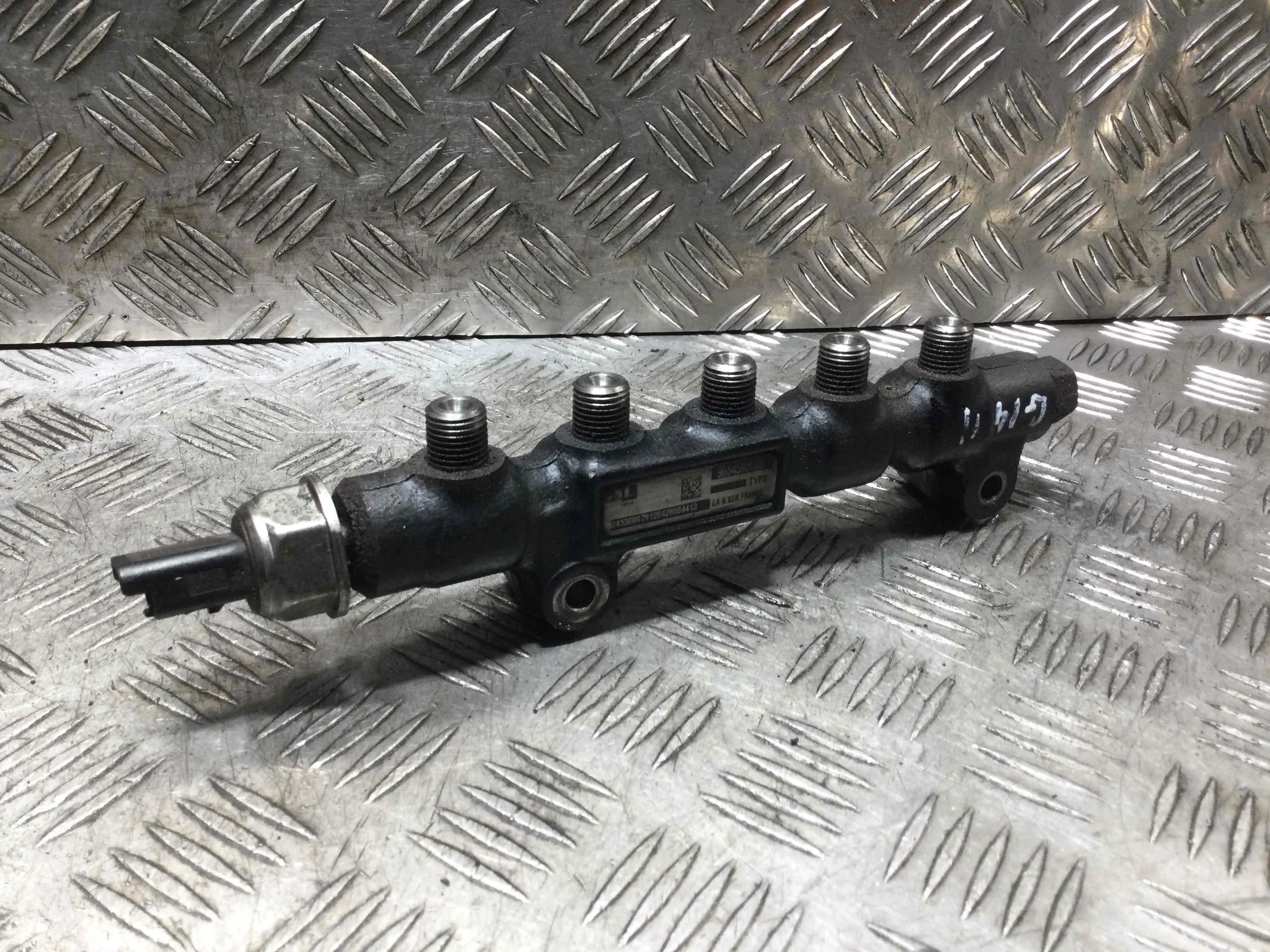 Топливная рампа Citroen C4 1 поколение 2004 - 2008 дизель 1.6 HDi Механика Х/б