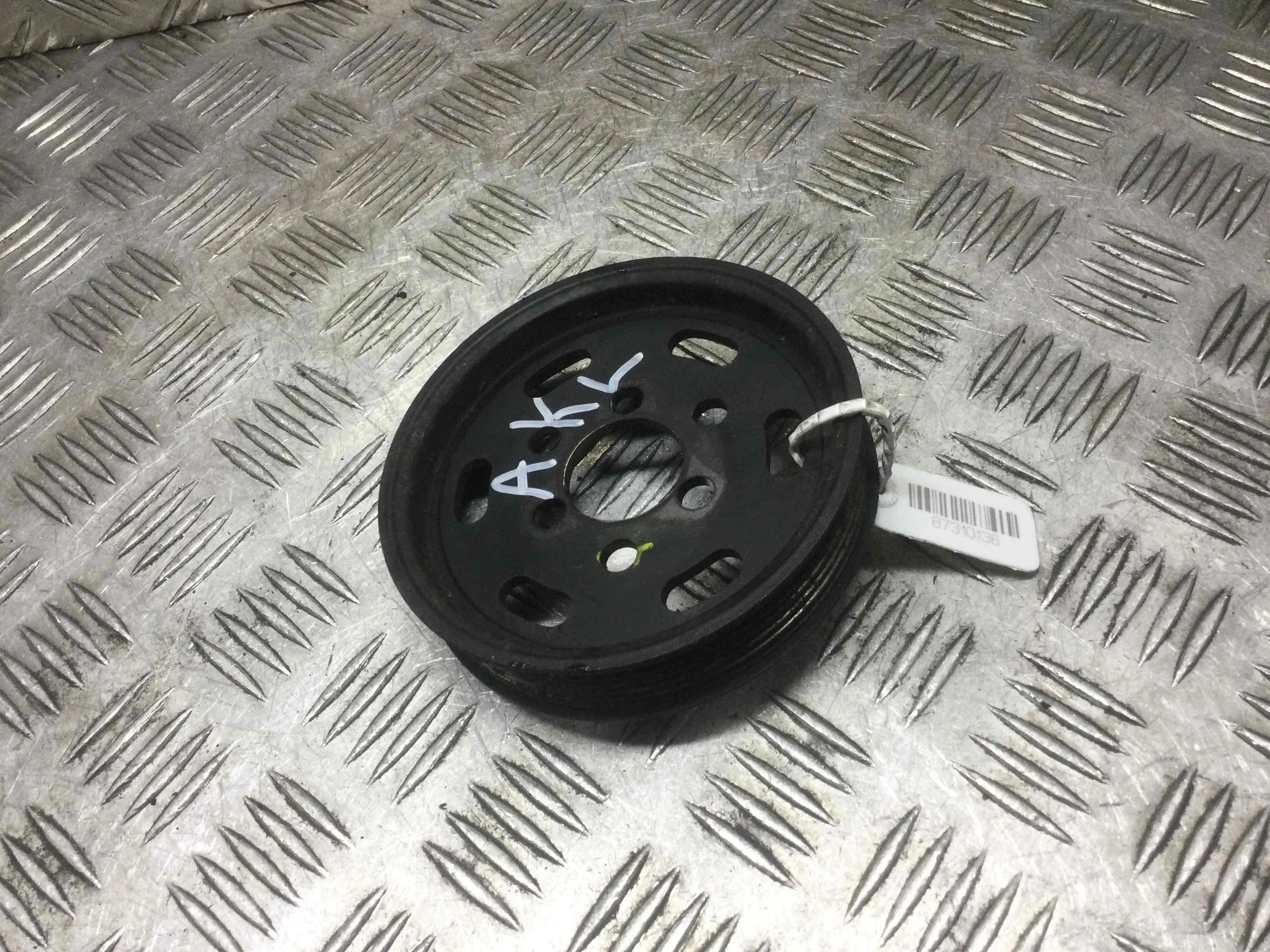 Шкив насоса гидроусилителя Volkswagen Golf 4 поколение (1997-2004) бензин 1.6 i Механика Х/б