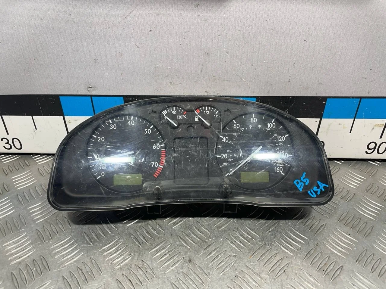 [Б/У] Панель приборов 260км/ч VW Bora 1998-2005,VW Golf IV 1997-2007 [Код: 00300608 ]
