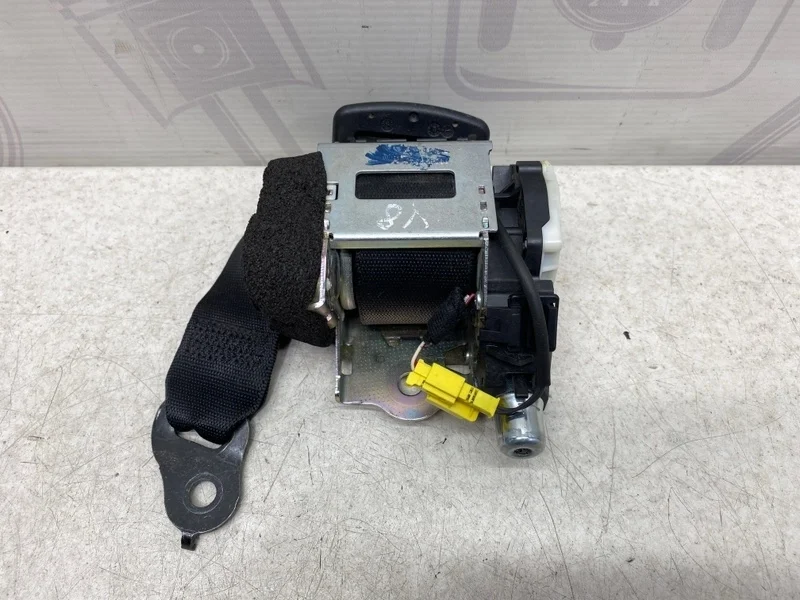 Ремень безопасности задний левый Mercedes-benz 2007 W204