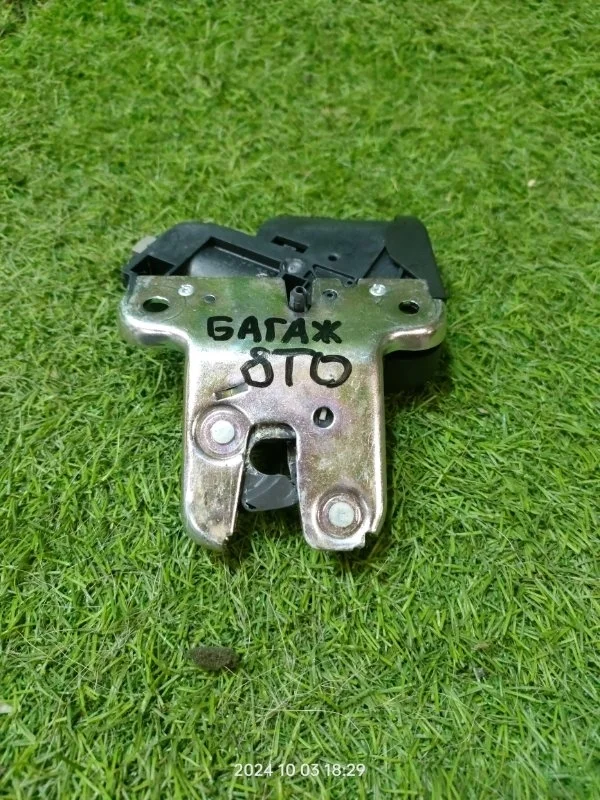 Замок багажника Audi A5 8T