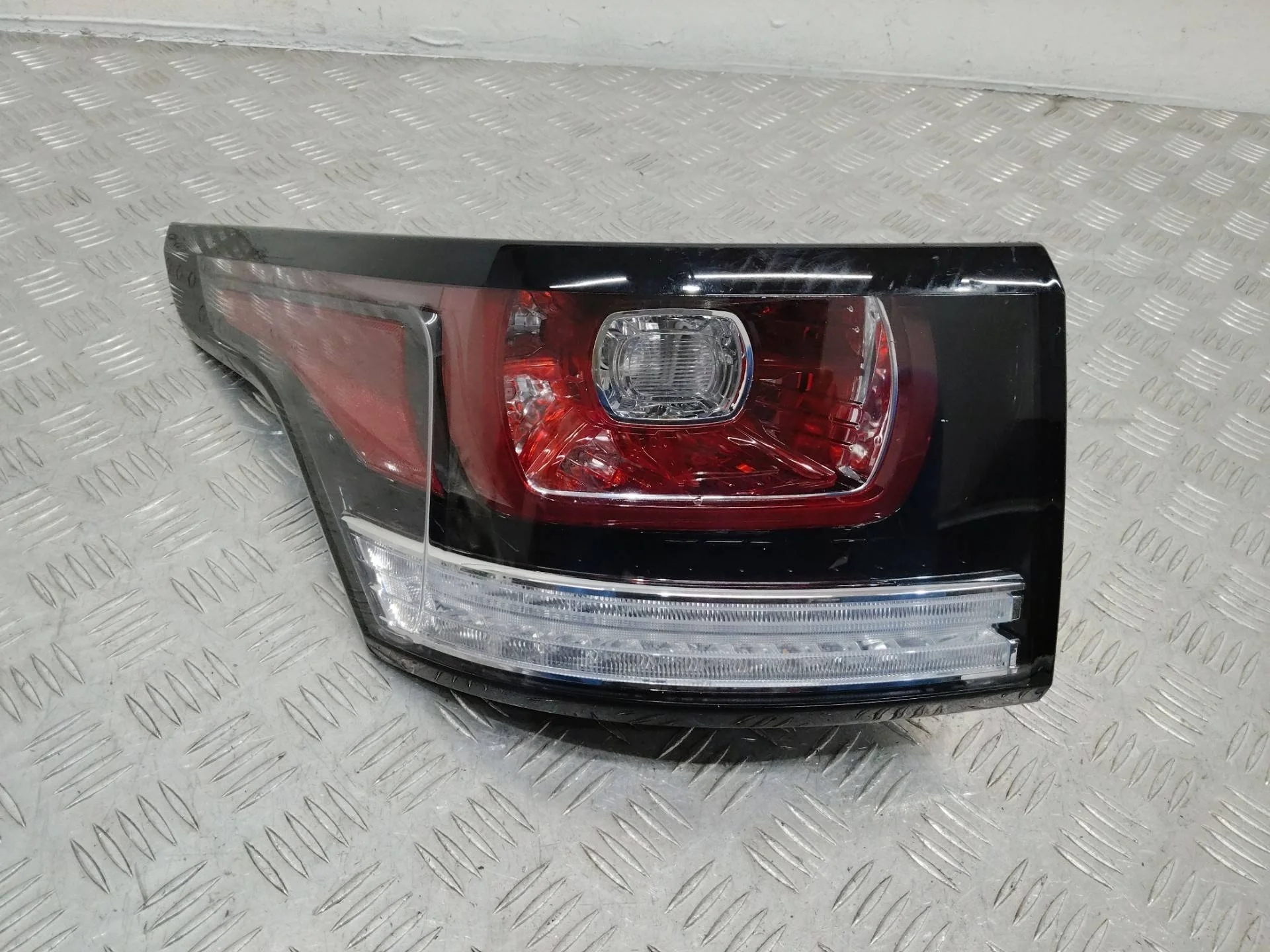 фонарь задний левый Land Rover Range Rover Sport 2 поколение