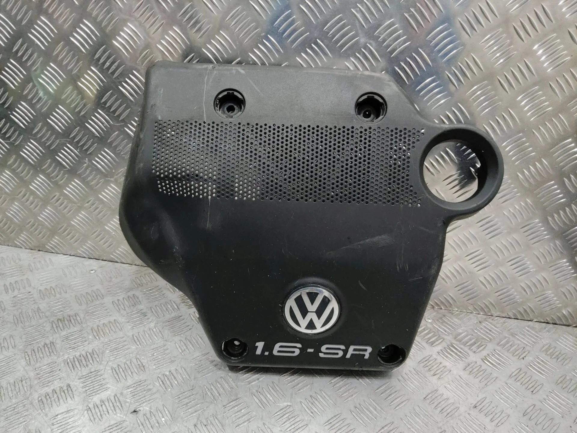 декоративная крышка двигателя Volkswagen Golf 4 поколение