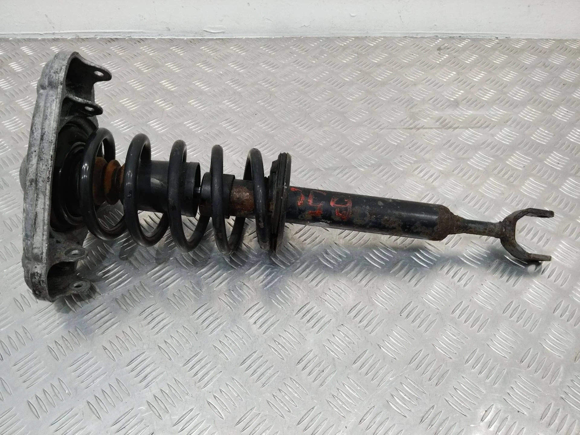 амортизатор передний Volkswagen Passat B5