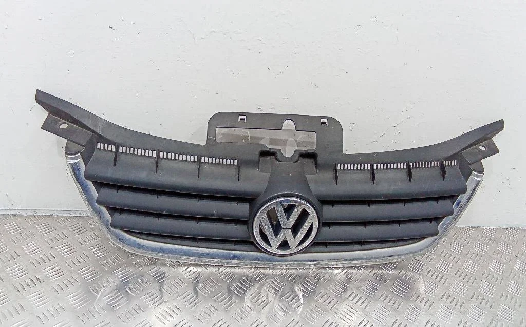 решетка радиатора Volkswagen Touran 1 поколение