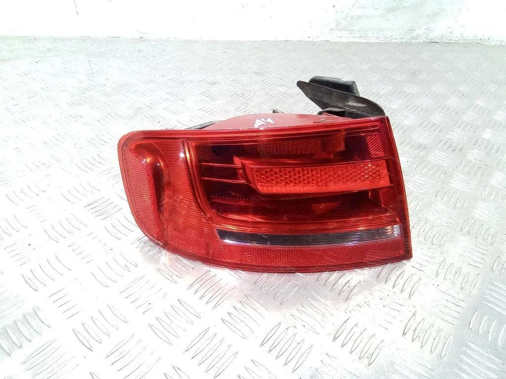 фонарь задний левый Audi A4 B8