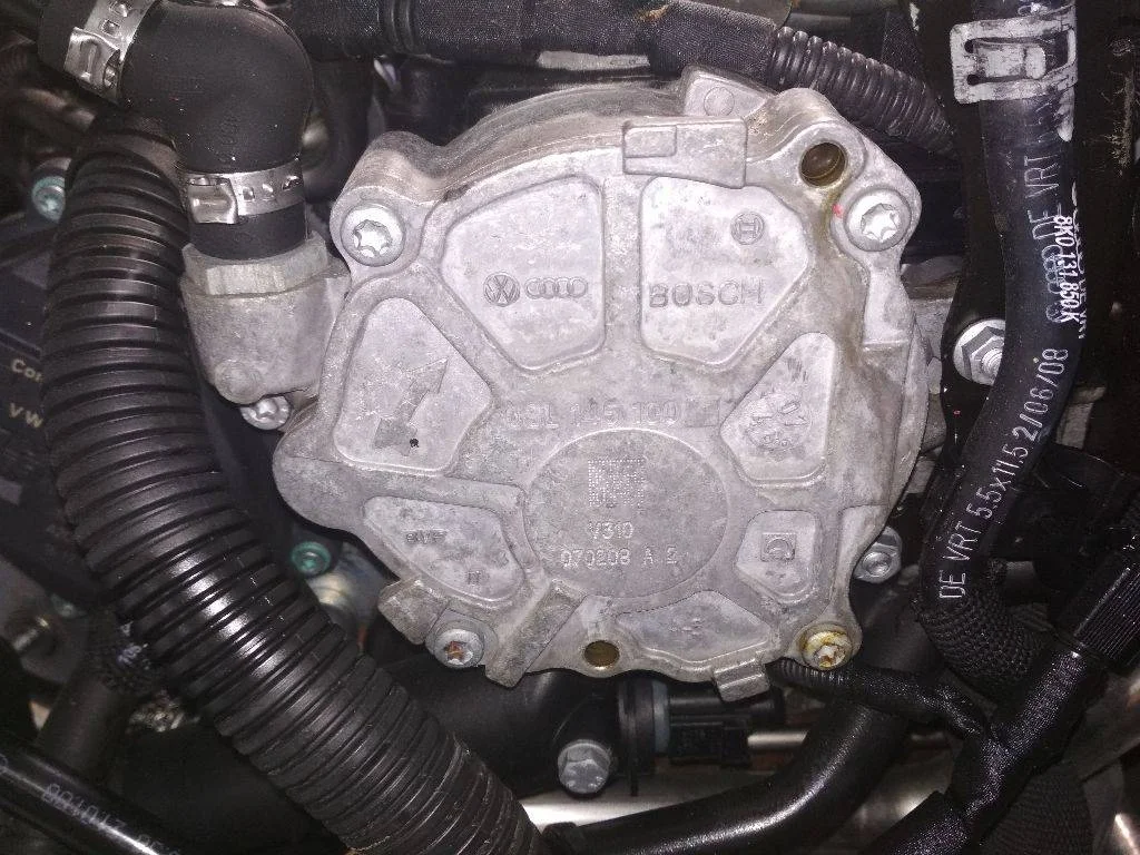 вакуумный насос Audi A4 B7