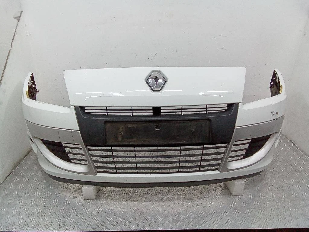 бампер передний Renault Scenic 3 поколение