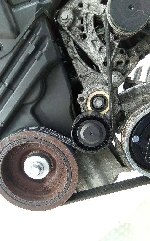 кронштейн генератора Renault Megane 3 поколение