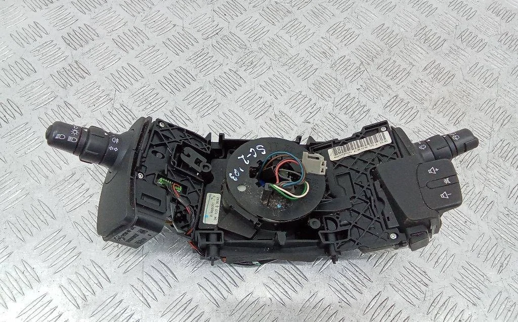 переключатель подрулевой (стрекоза) Renault Scenic 2 поколение