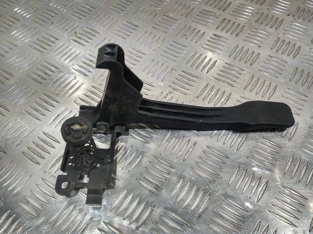 ручка открывания капота Renault Megane 3 поколение