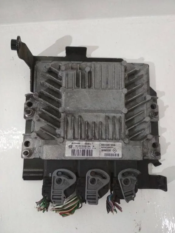 блок управления двигателем Renault Laguna 3 поколение