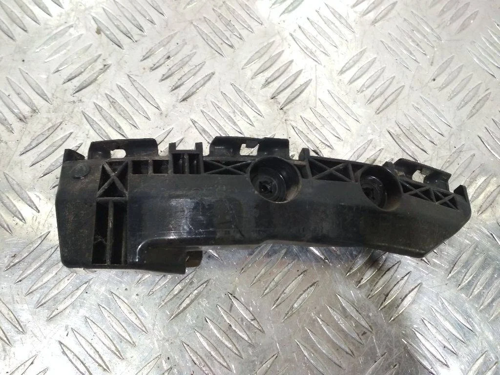 крепление переднего бампера Toyota RAV4 3 поколение (XA30)
