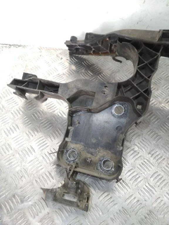 крепление фары (кронштейн фары) Renault Scenic 2 поколение [рестайлинг]