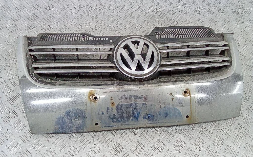 решетка радиатора Volkswagen Jetta 5 поколение