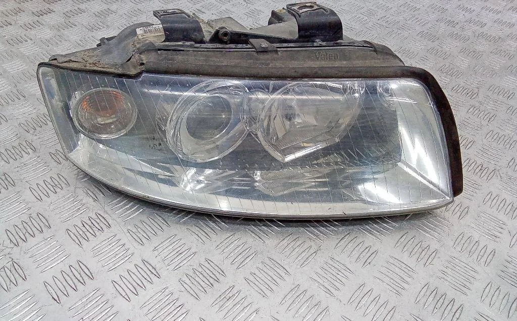 фара правая Audi A4 B6