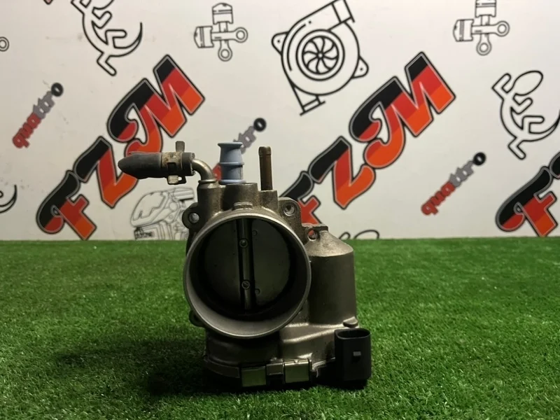 Дроссельная заслонка Audi A4 078133062B B7