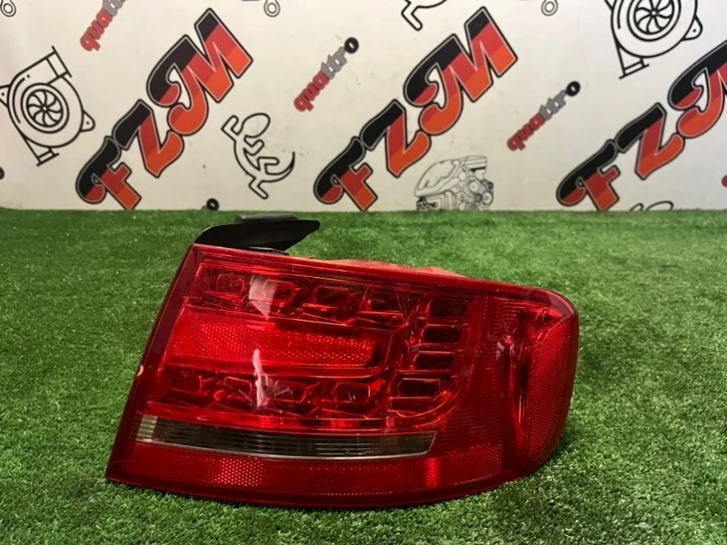 Фонарь Audi A4 8K5945096B B8, задний правый
