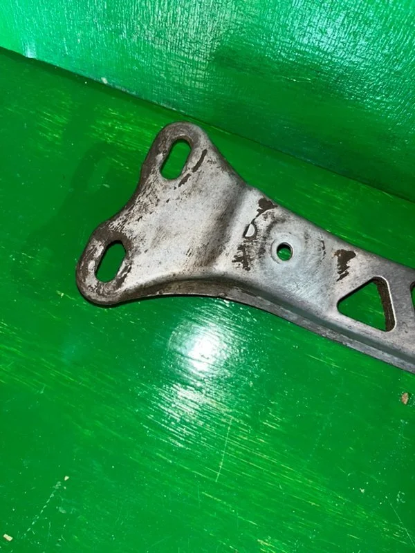 Балка кпп BMW 5er Е34 1987-1996 Седан (E34) BMW 5er Е34 1987-1996