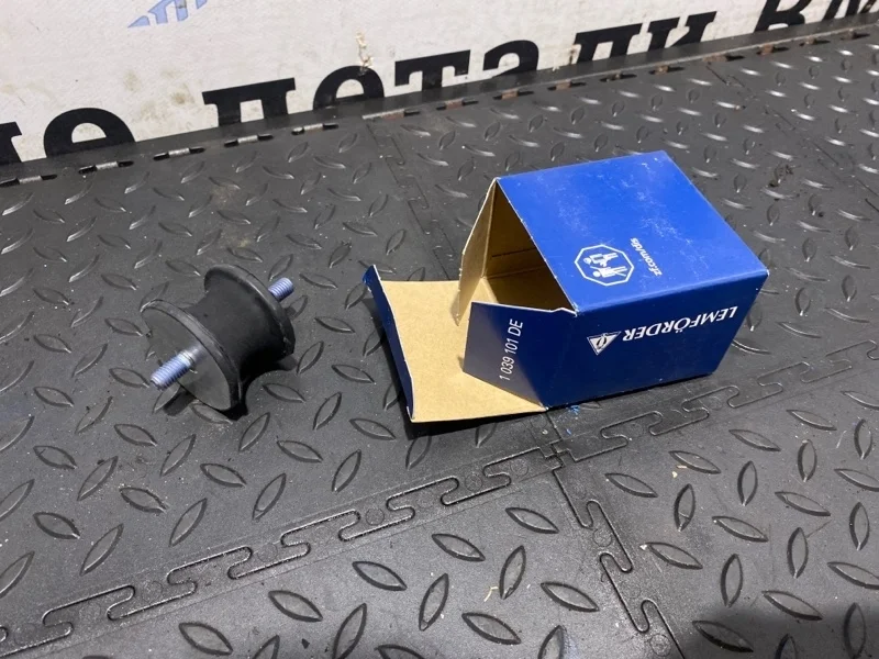 Опора КПП Bmw 1326902 F10