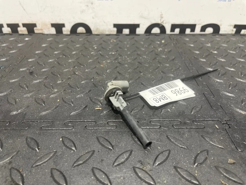 Датчик уровня бачка омывателя Bmw 550Ix 17137553919 F10 N63B44A