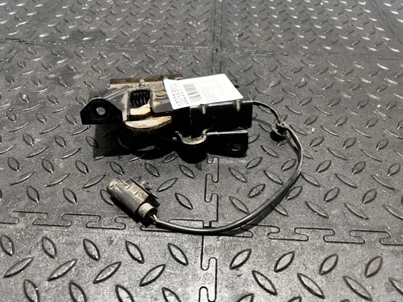 Замок капота Bmw 320Ix 51237242548 F30 N20B20B, левый