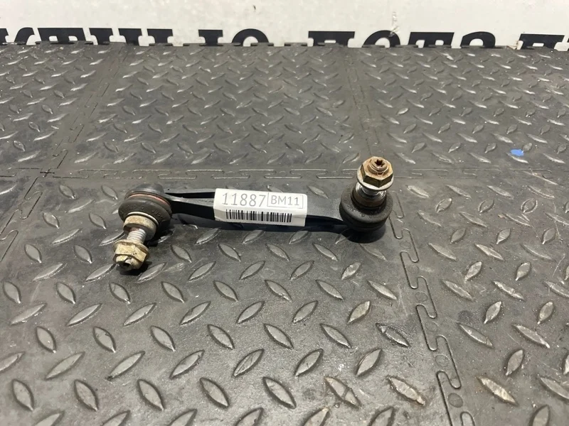 Стойка стабилизатора Bmw 320Ix 33506785608 F30 N20B20B, задняя правая