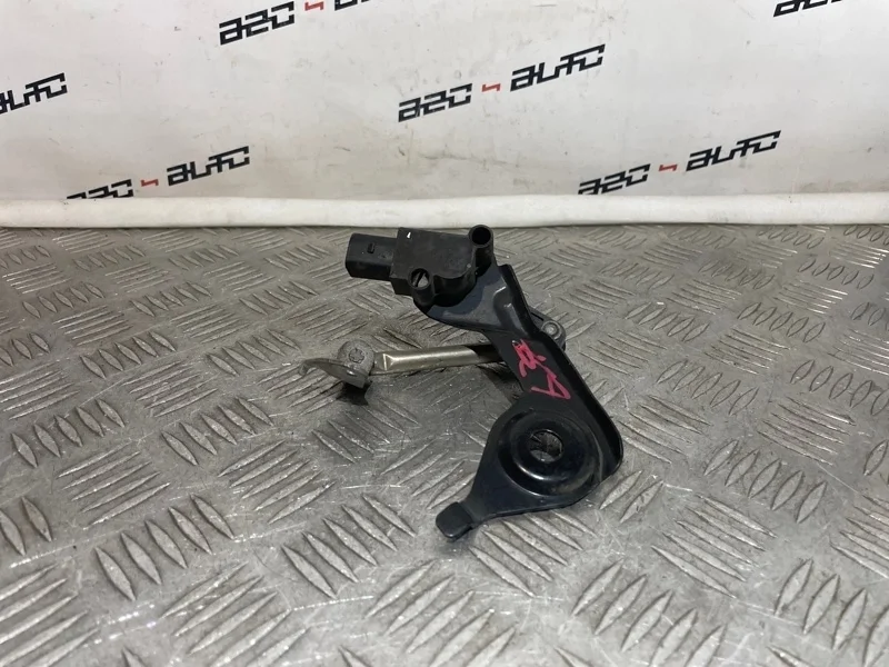 Датчик положения кузова Audi A4 2010 1T0907503A B8