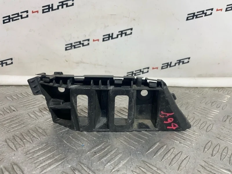 Крепление бампера Volkswagen Tiguan 2009 5N0807184A 1, переднее правое
