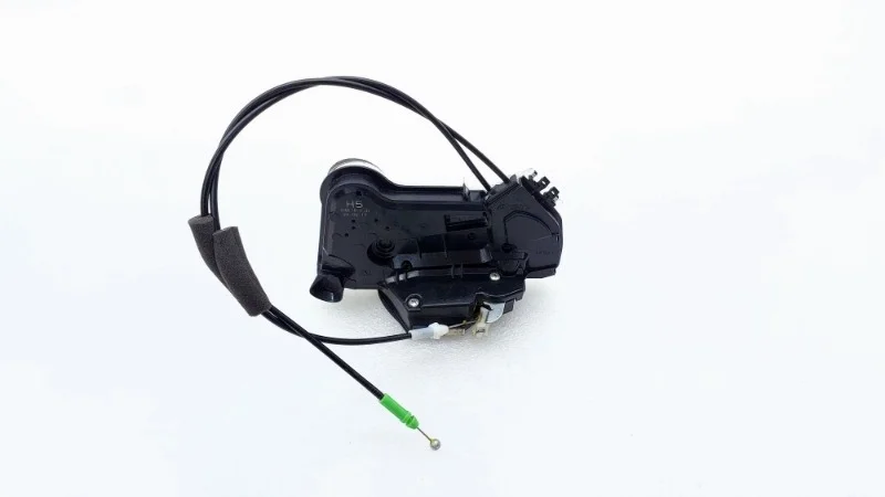 Замок двери Toyota Fortuner 2019 GUN156