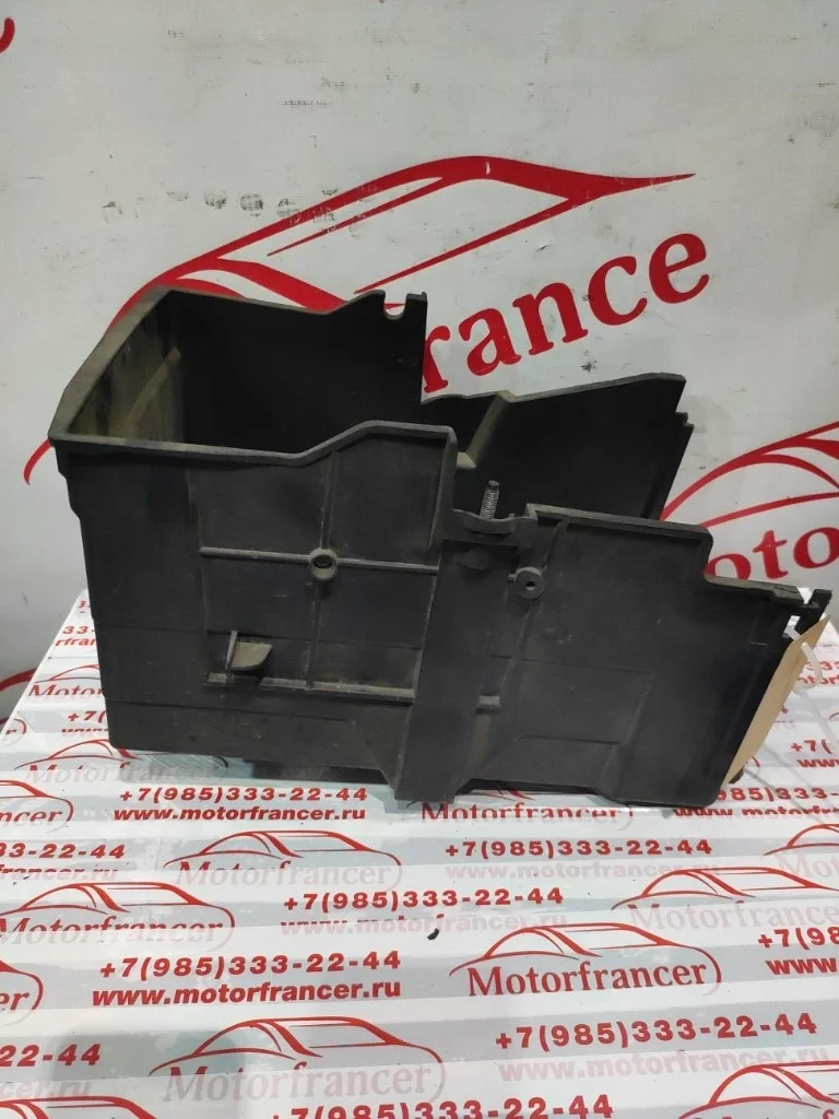 Короб аккумулятора Ford Focus 2007 1