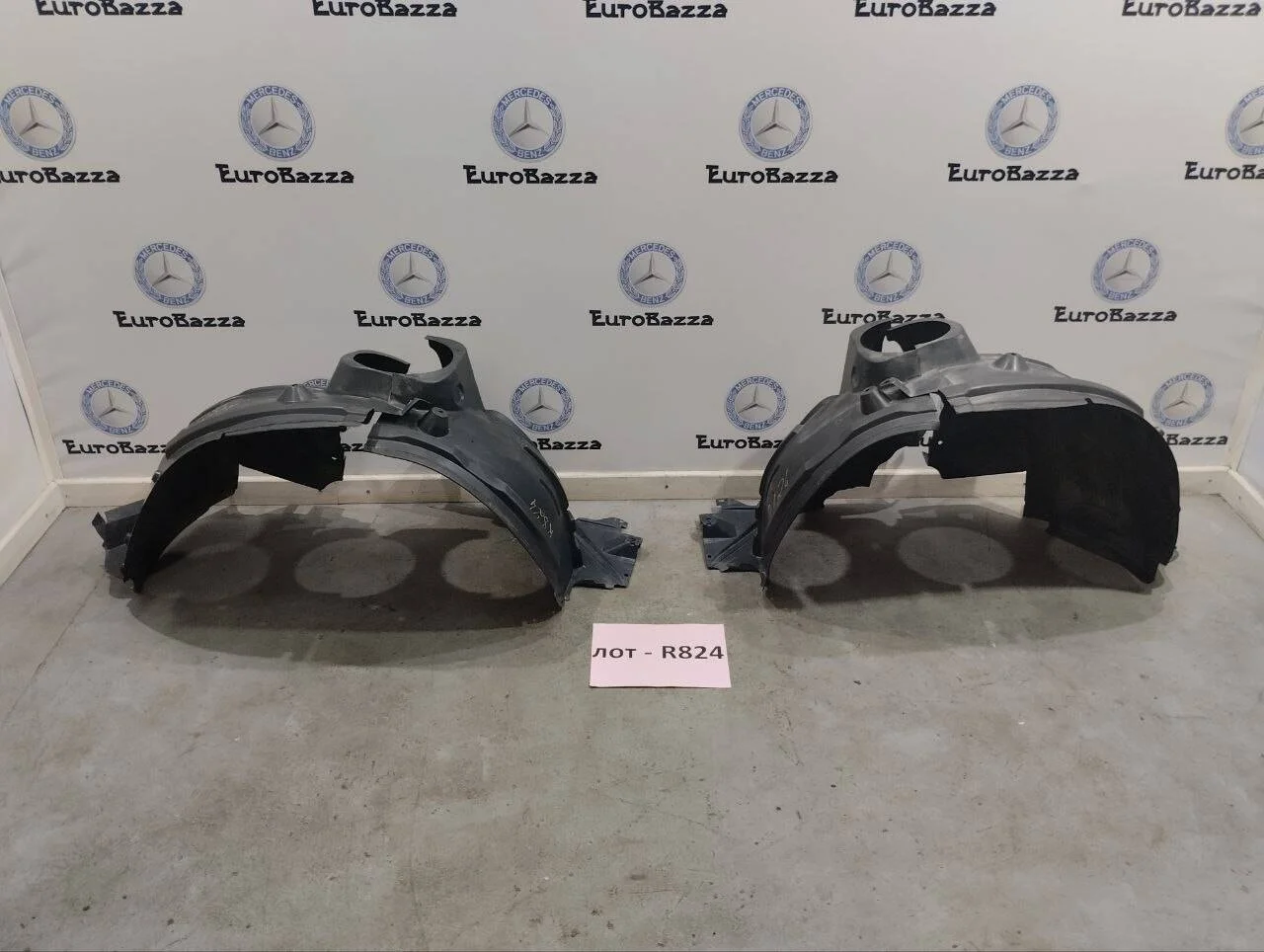 Подкрылок передний Mercedes X204