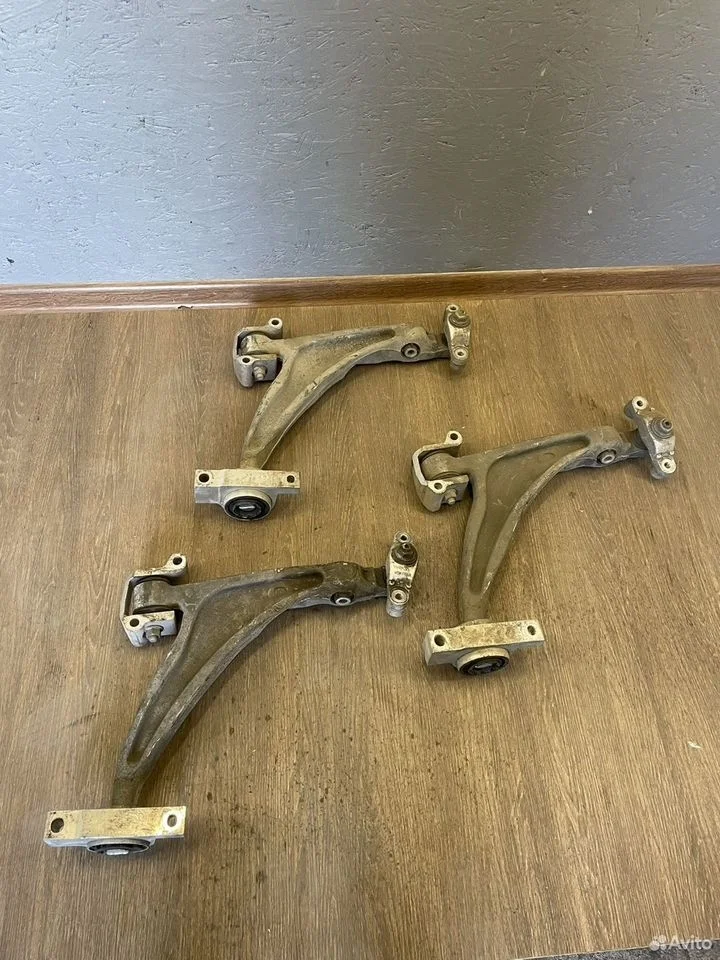 Рычаг левый volvo xc90 2