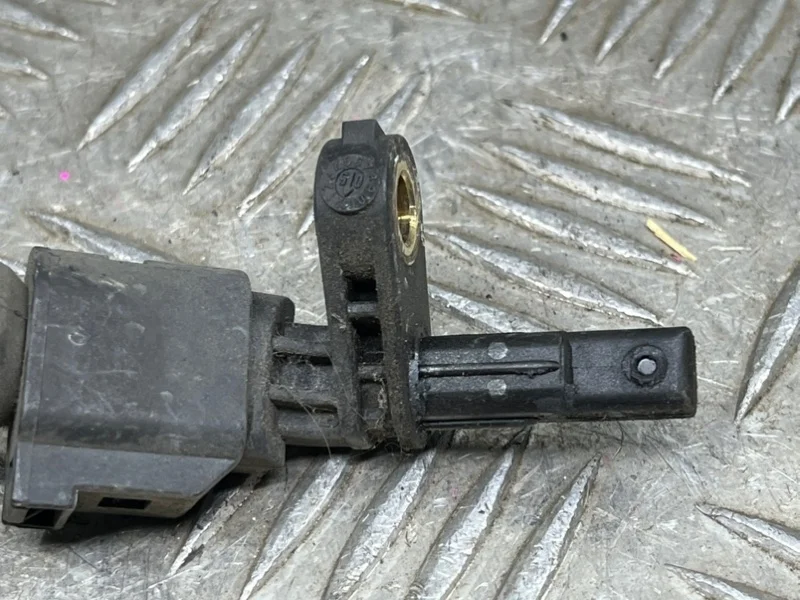 Датчик abs Volkswagen Passat B6