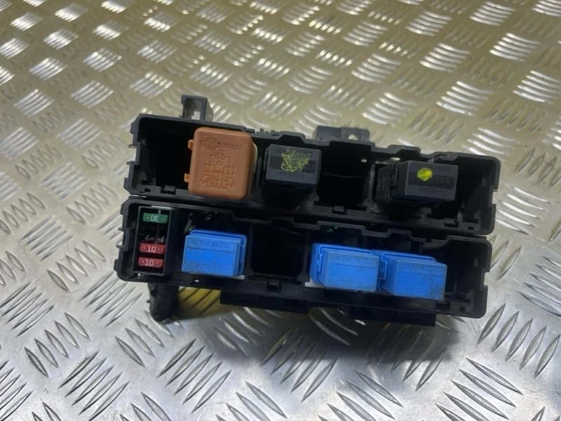 Блок предохранителей Nissan Navara (D40) 2004-2015 2012 Пикап