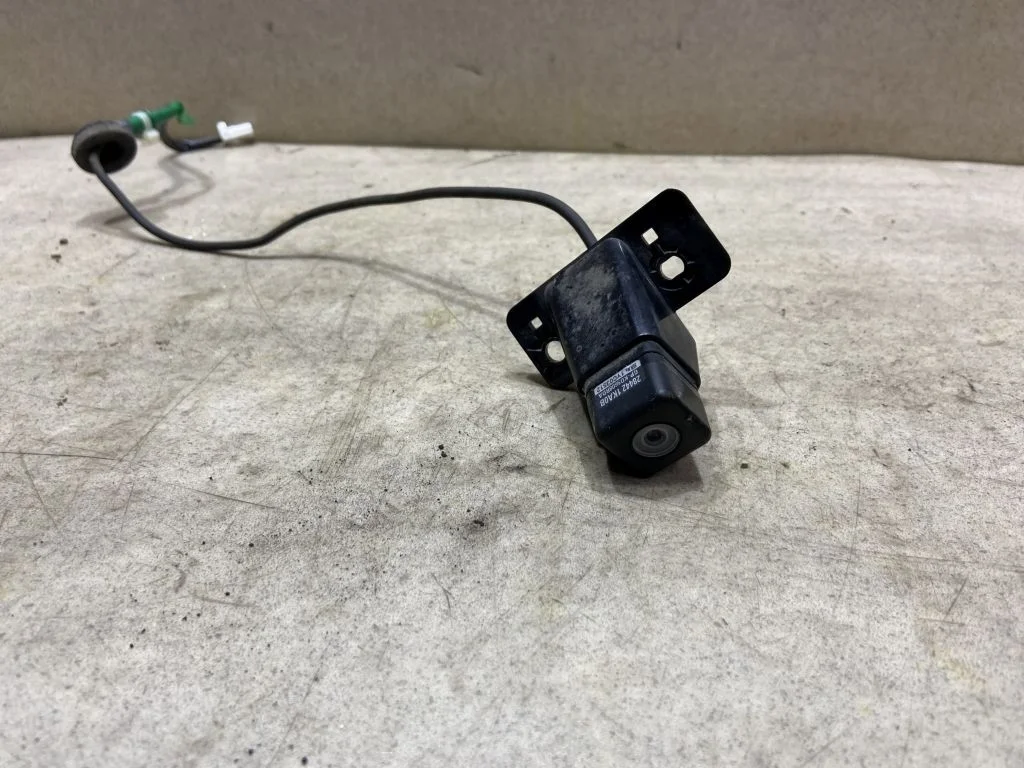 Камера задняя Nissan Juke F15  284421KA0B
