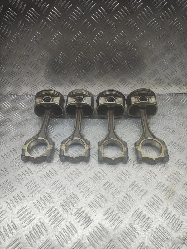 Поршень шатун Toyota Camry 2006-2012 1320109160A0 40 2AZFE